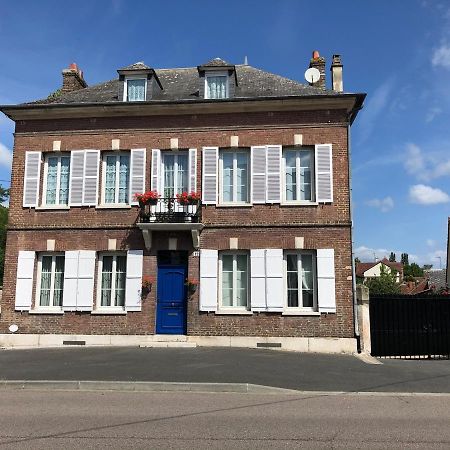 לובייה Maison Quatre Freres מראה חיצוני תמונה