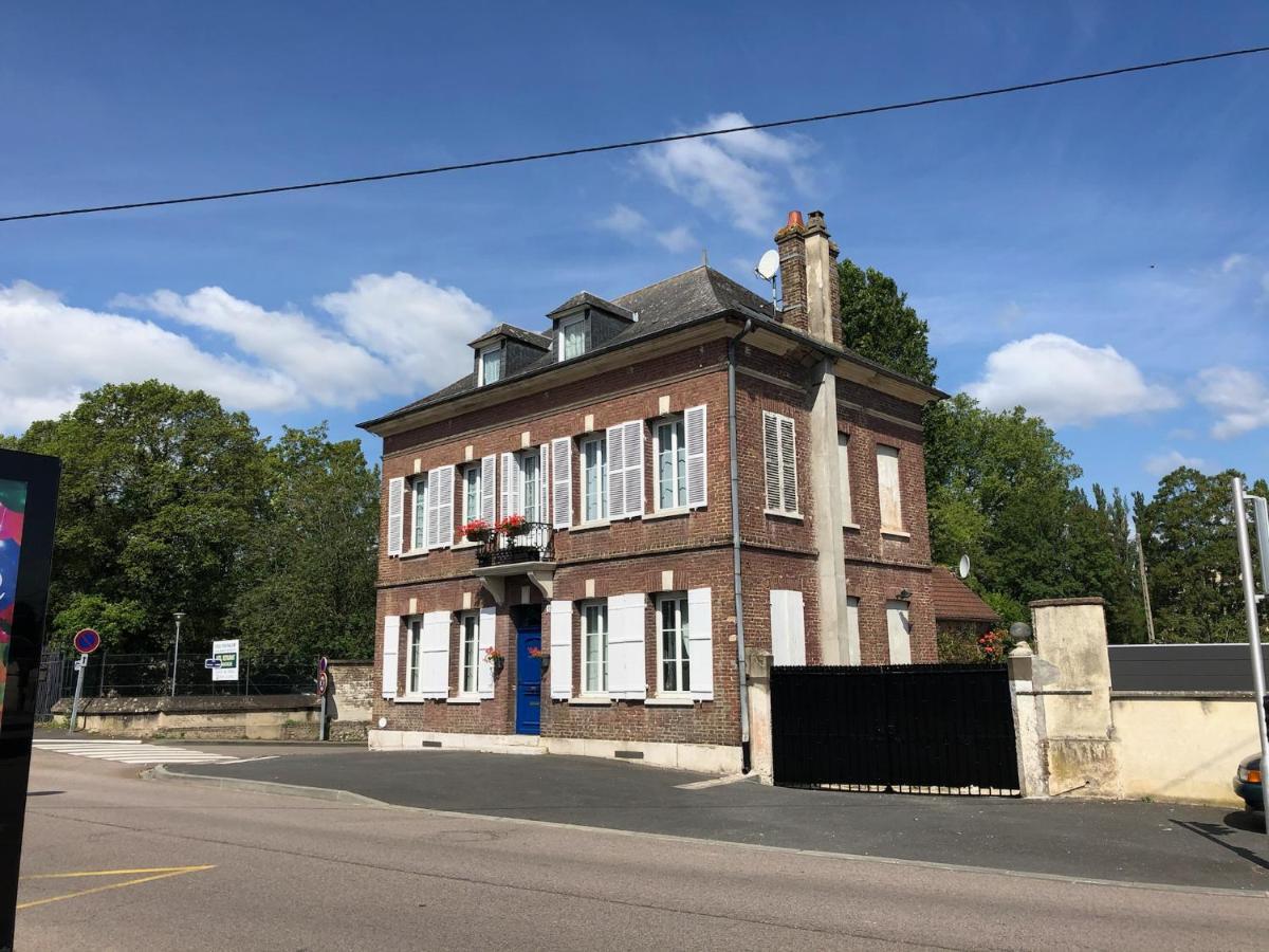 לובייה Maison Quatre Freres מראה חיצוני תמונה