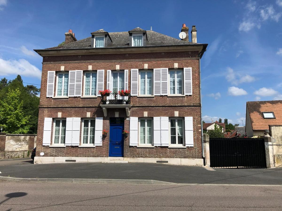 לובייה Maison Quatre Freres מראה חיצוני תמונה